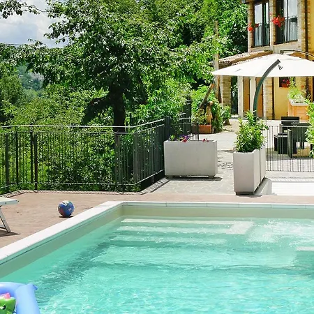 Apartment In With Communal Pool *